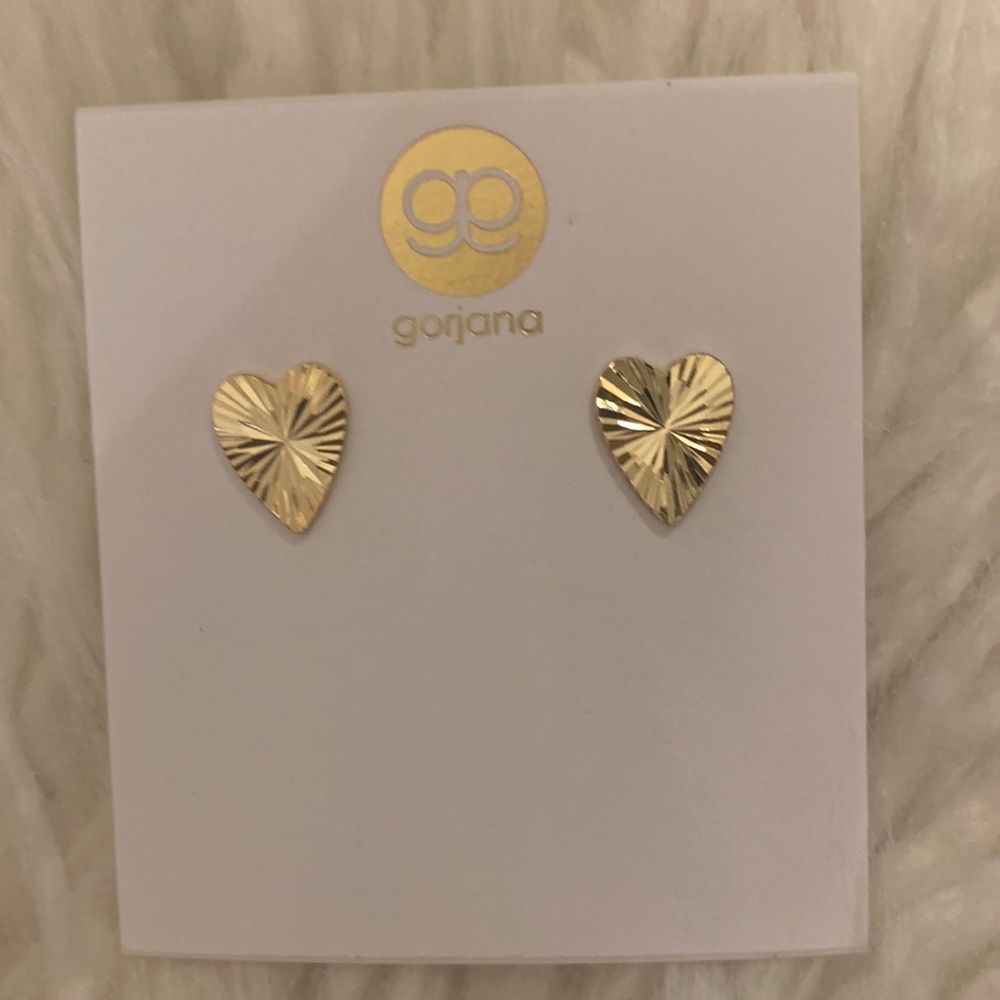 NWT Gorjana Gold Heart stud earrings